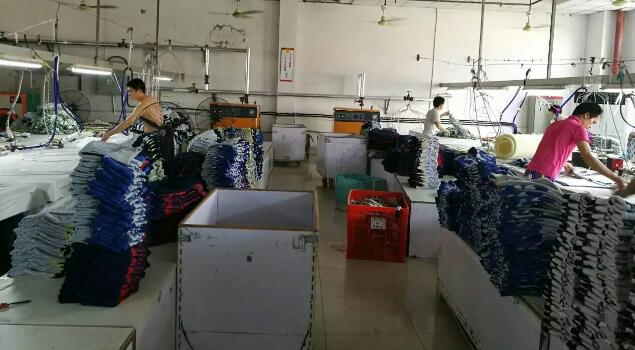 滿足市場(chǎng)需要，針織廠選用服裝整燙蒸汽發(fā)生器